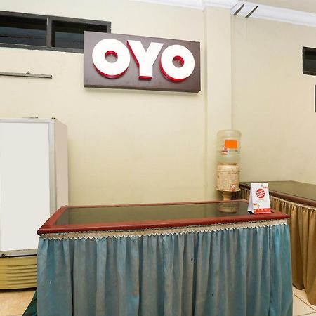 Oyo 2715 Hotel Madinah Syariah Pamekasan Exteriér fotografie