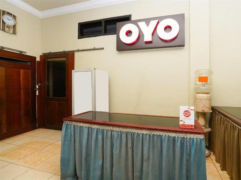 Oyo 2715 Hotel Madinah Syariah Pamekasan Exteriér fotografie
