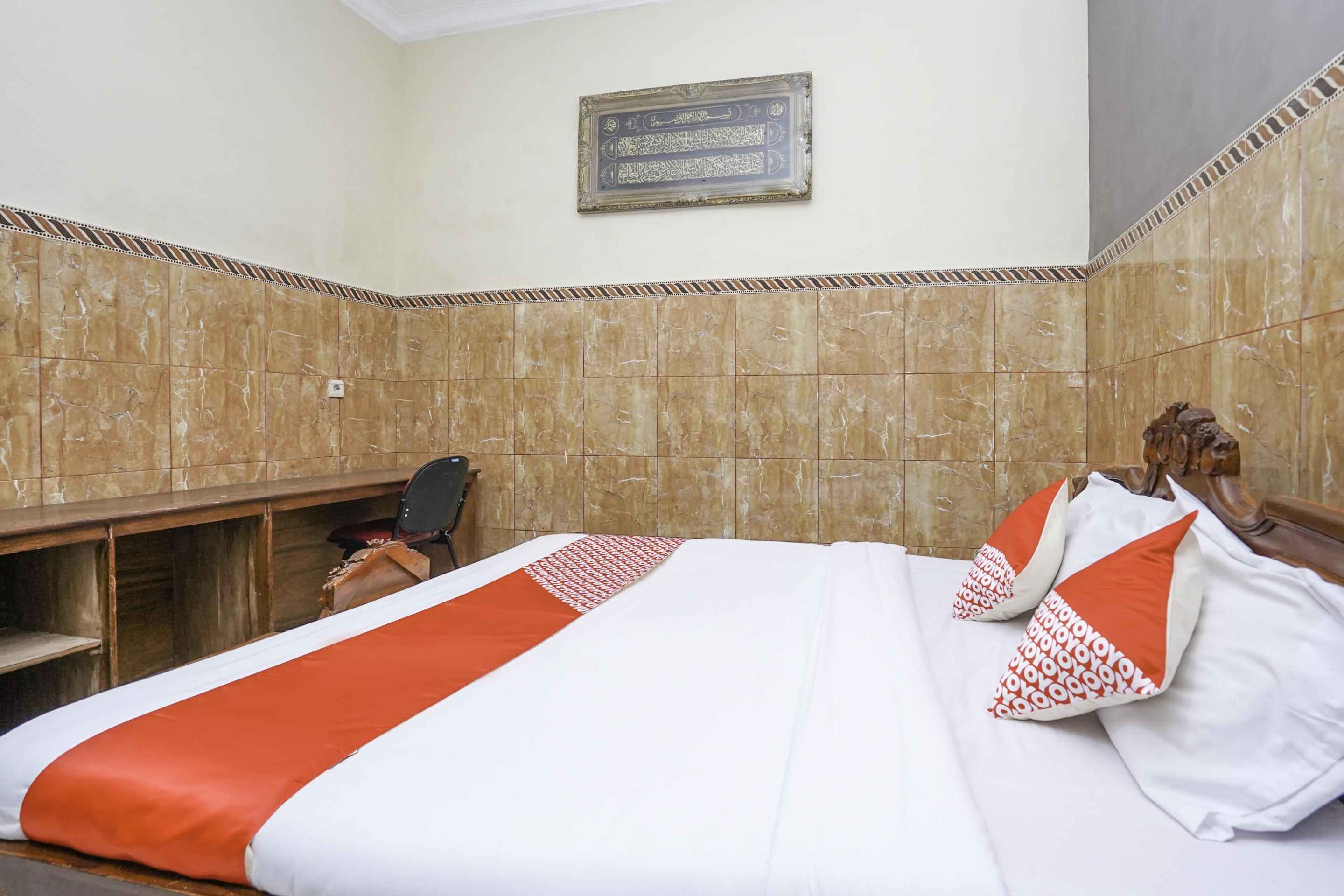 Oyo 2715 Hotel Madinah Syariah Pamekasan Exteriér fotografie