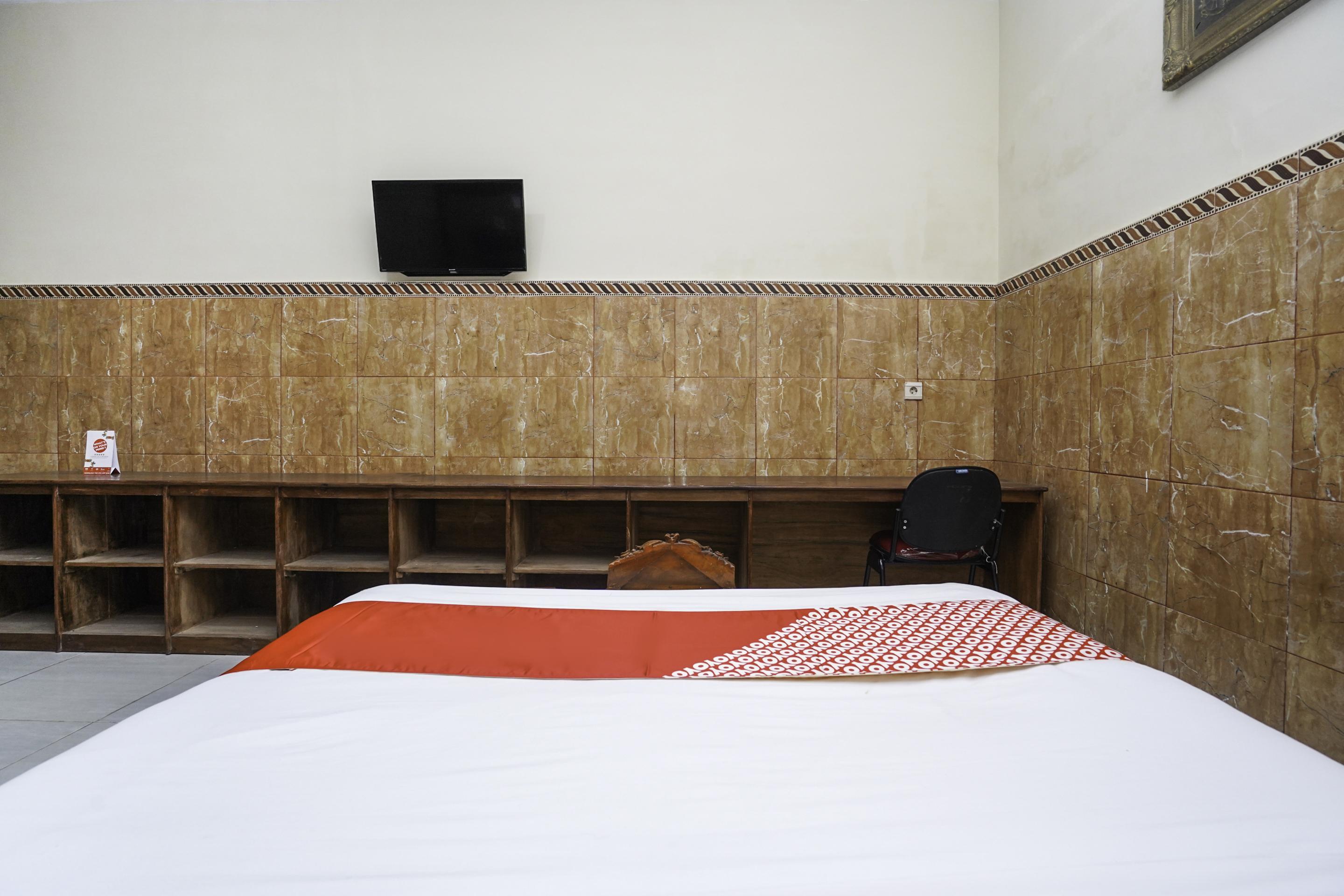 Oyo 2715 Hotel Madinah Syariah Pamekasan Exteriér fotografie