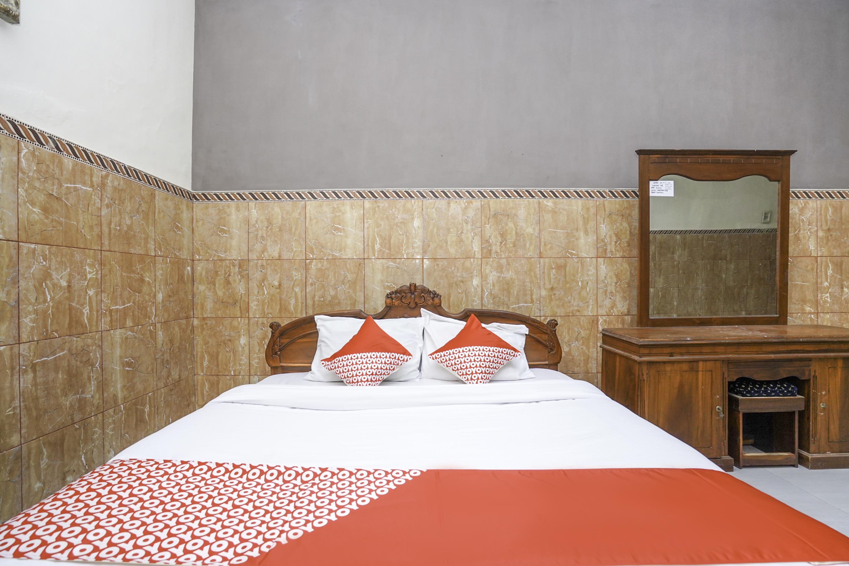 Oyo 2715 Hotel Madinah Syariah Pamekasan Exteriér fotografie