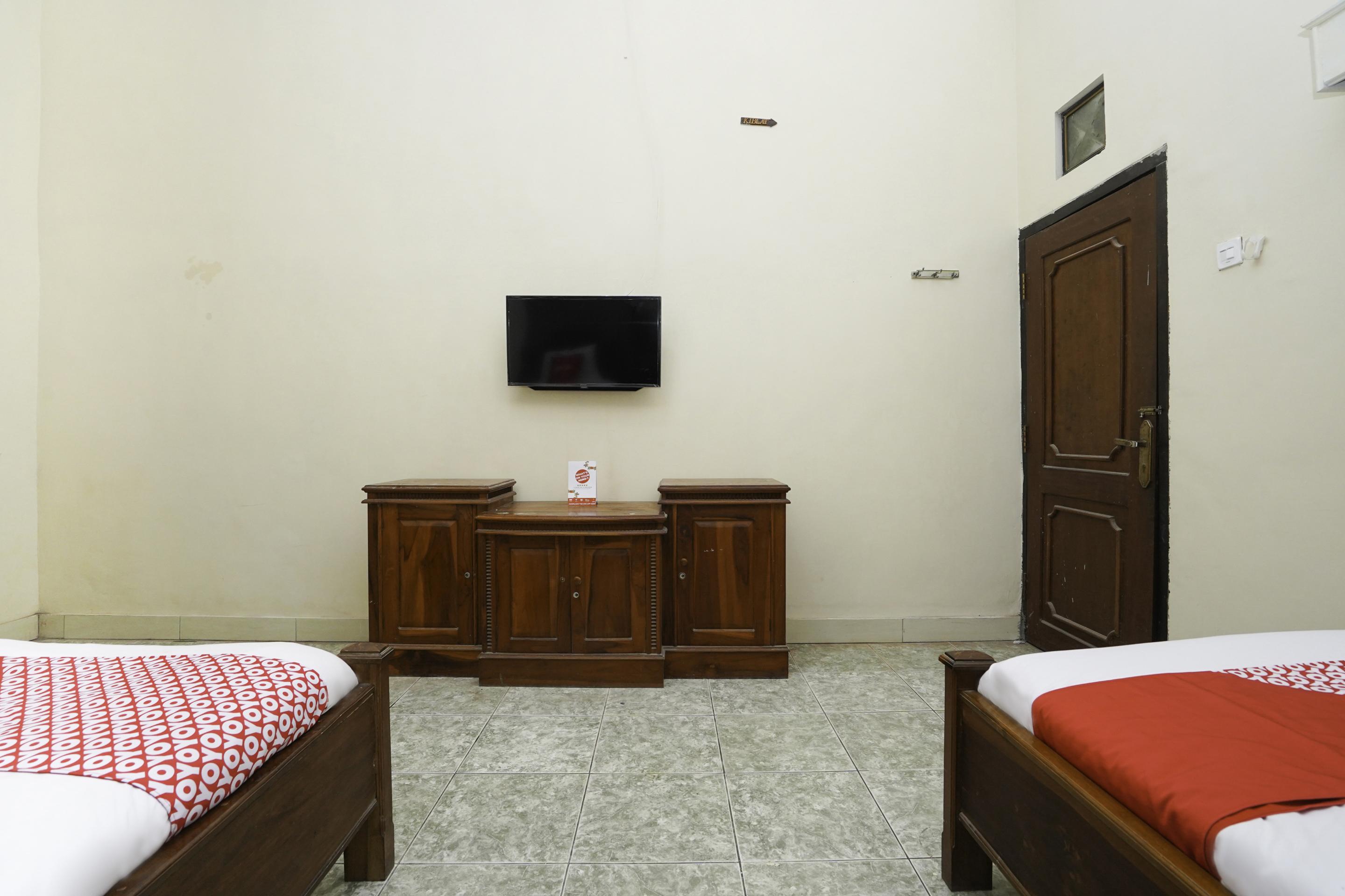 Oyo 2715 Hotel Madinah Syariah Pamekasan Exteriér fotografie