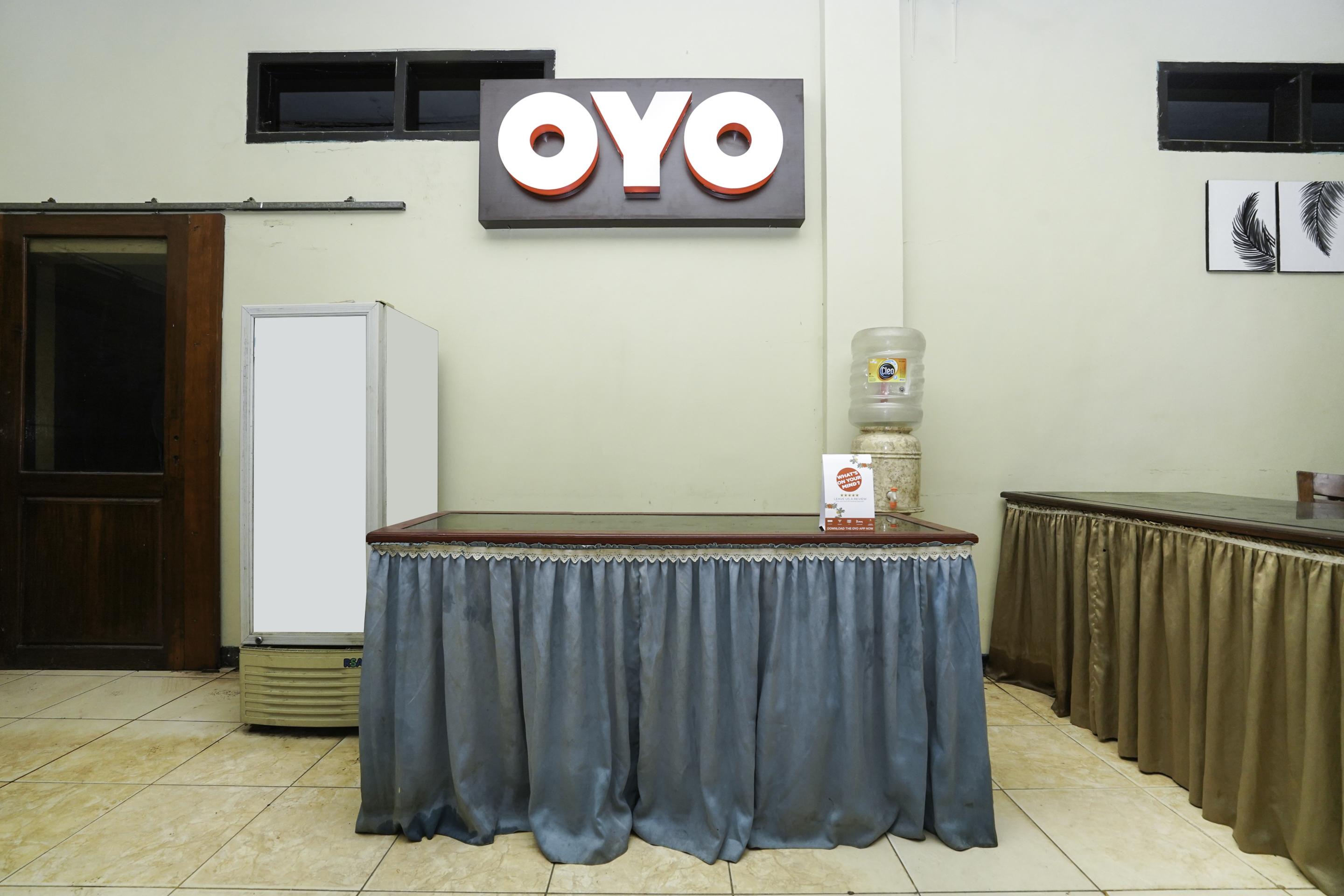Oyo 2715 Hotel Madinah Syariah Pamekasan Exteriér fotografie
